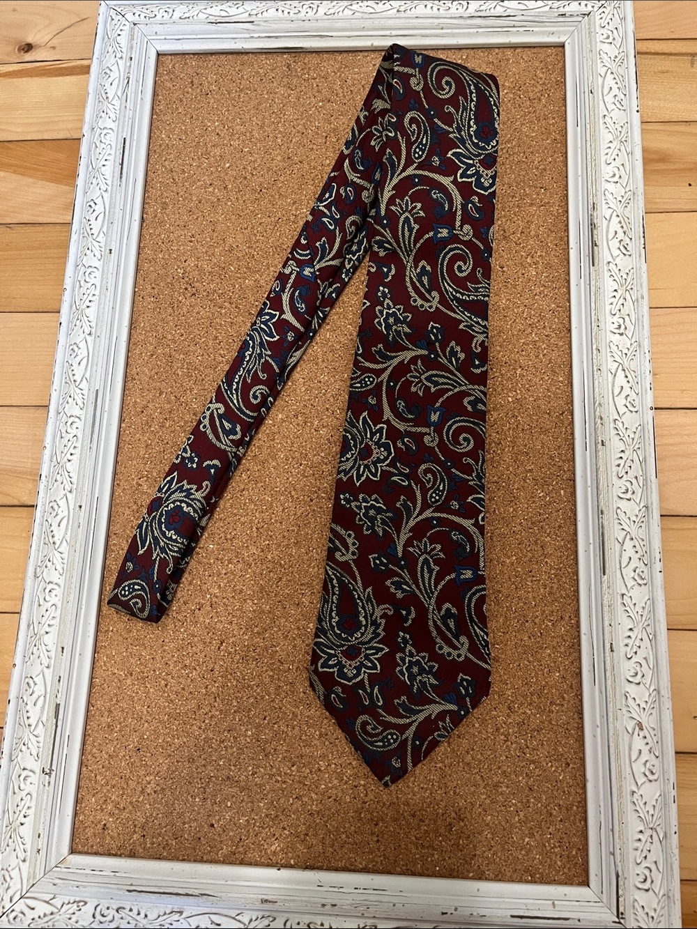 Men's Burgundy Paisley Silk Tie - Classic Formal Accessory